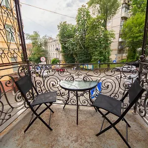 Dayflat Maidan Area Kiev