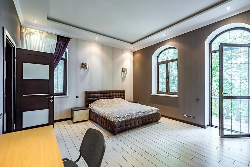 Отель Whippet House Киев 0*,